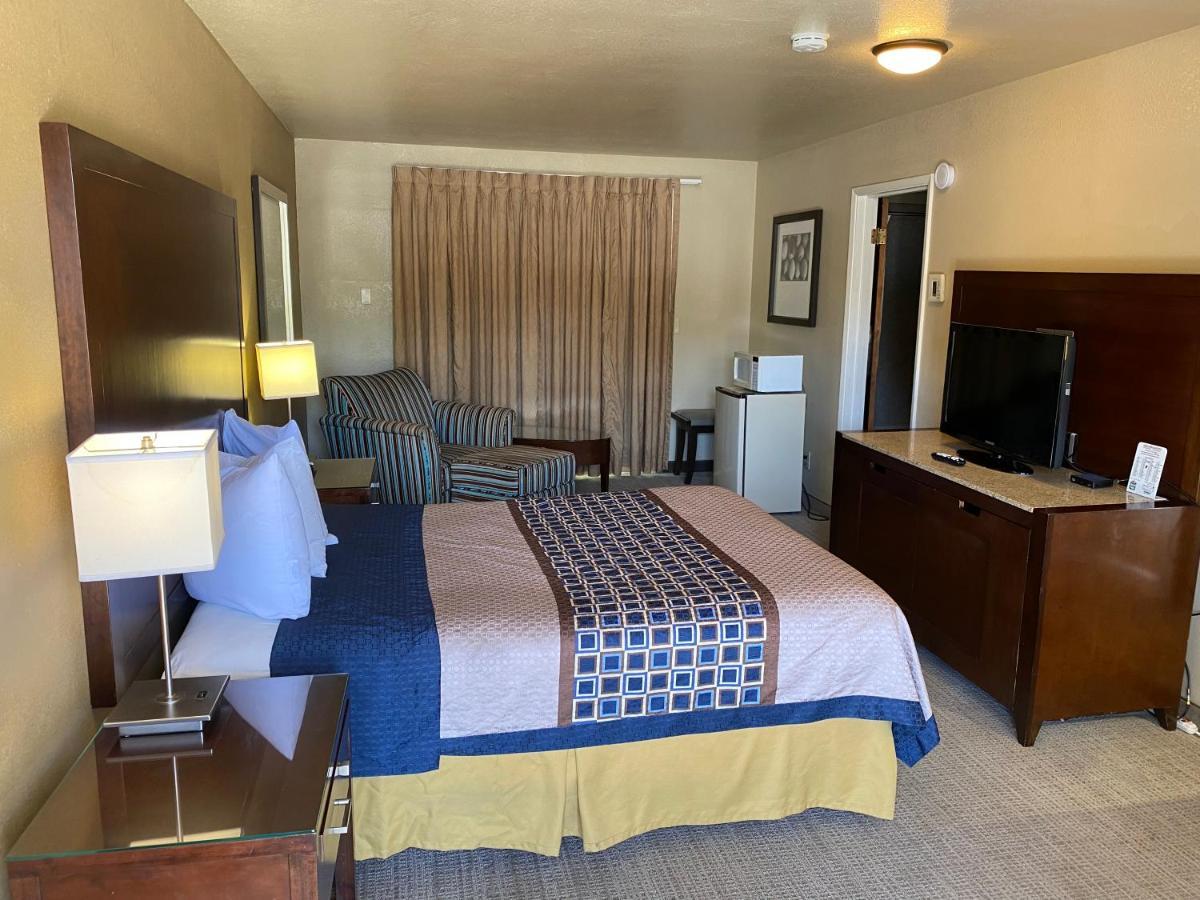 Vino Inn & Suites Atascadero Extérieur photo