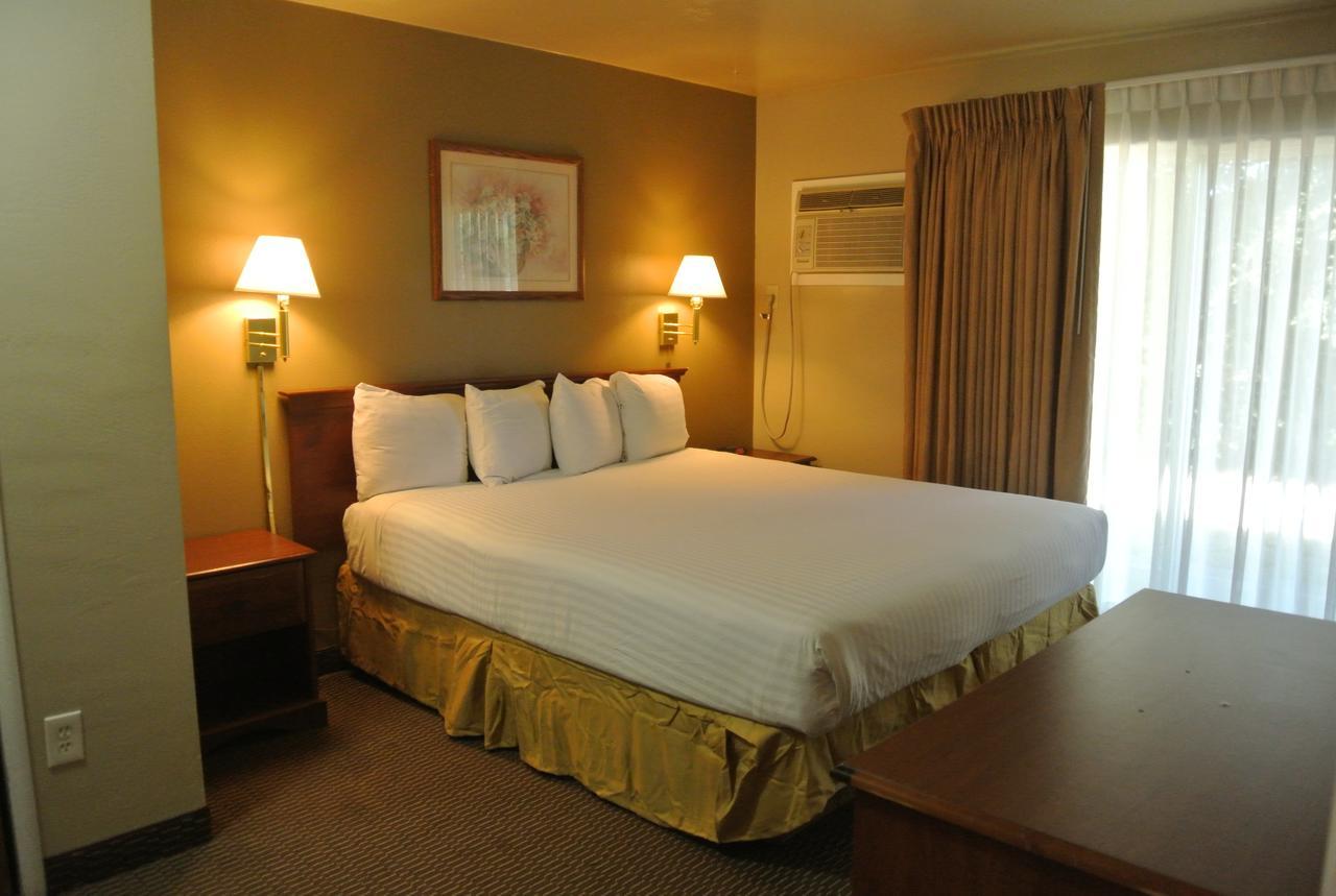 Vino Inn & Suites Atascadero Extérieur photo