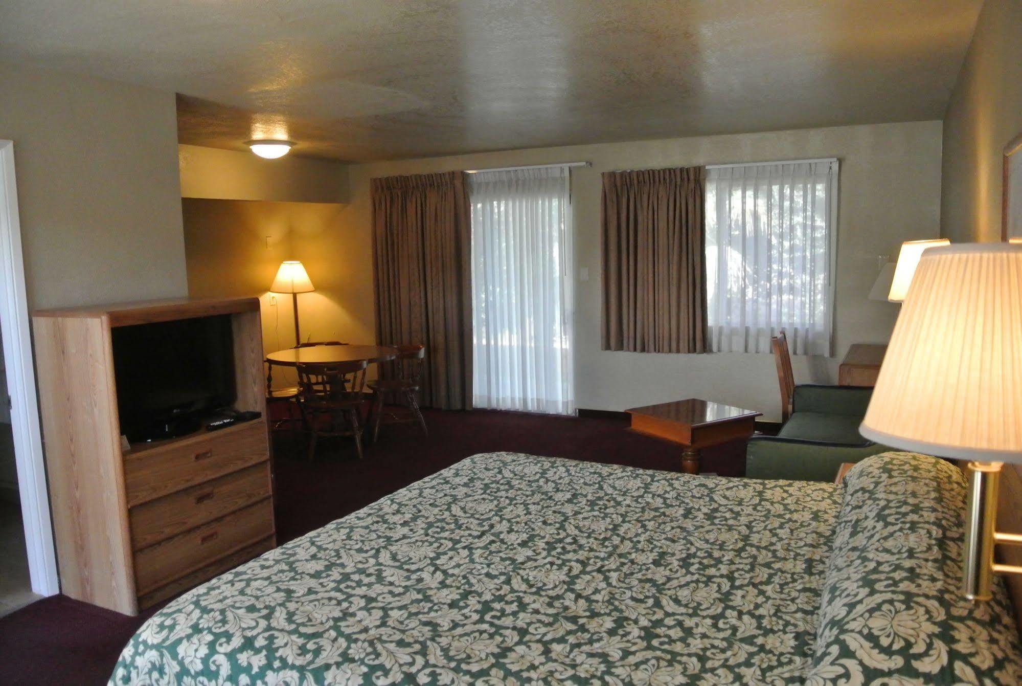 Vino Inn & Suites Atascadero Extérieur photo