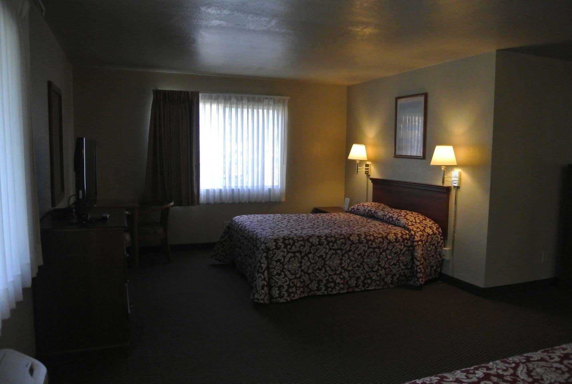 Vino Inn & Suites Atascadero Extérieur photo
