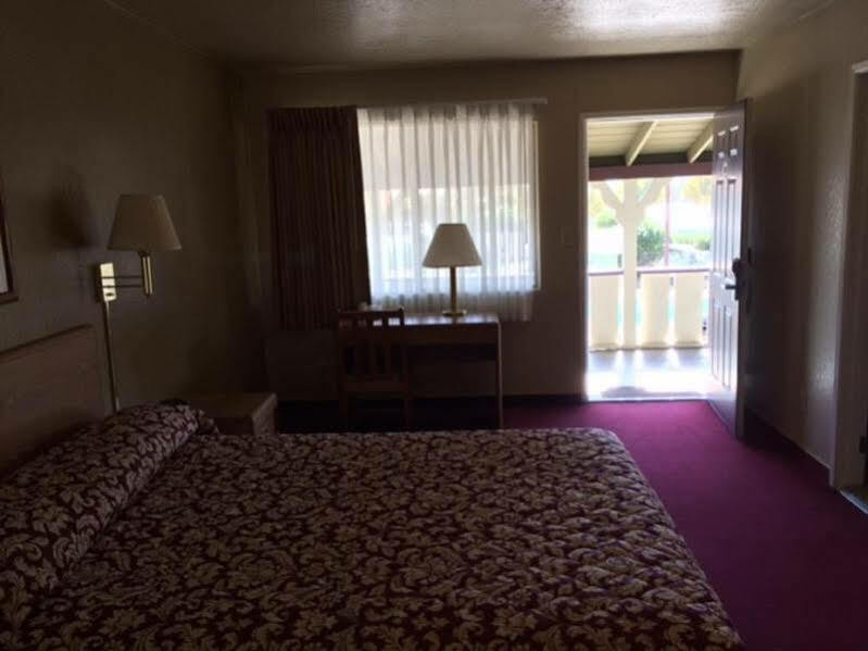 Vino Inn & Suites Atascadero Extérieur photo